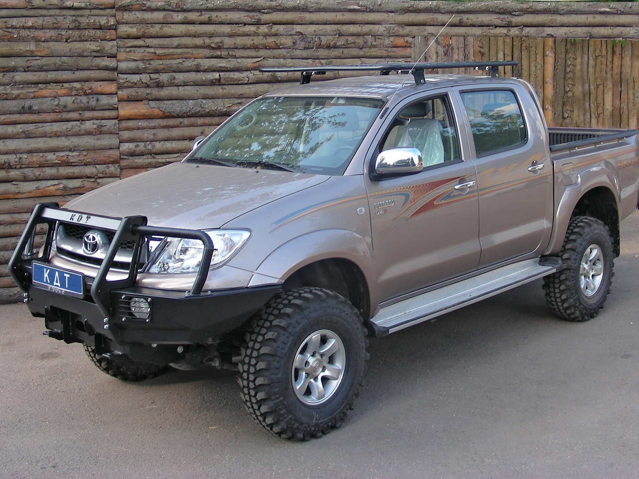 Toyota Hilux экспедиционник