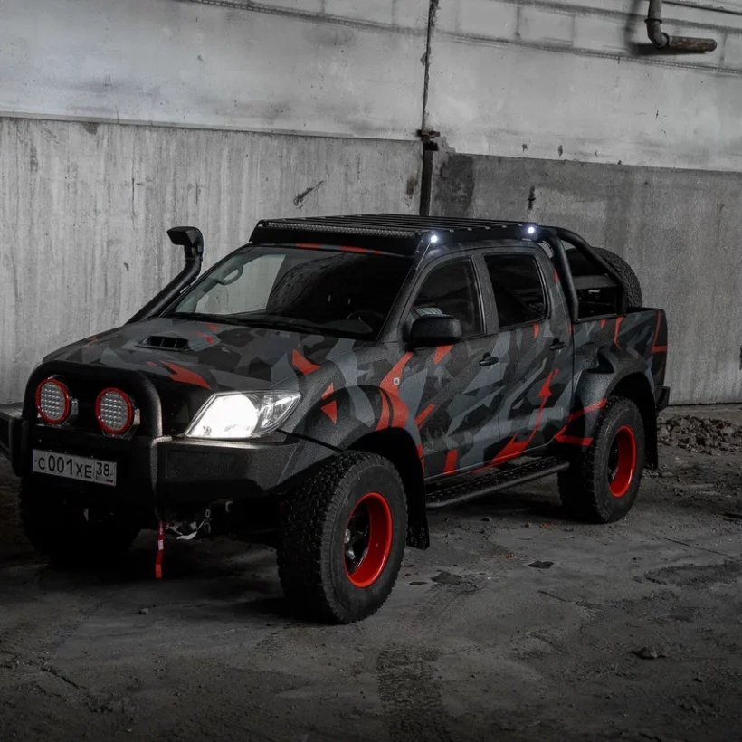 Пороги силовые Toyota Hilux 2015+ цельная ступень - Силовые пороги