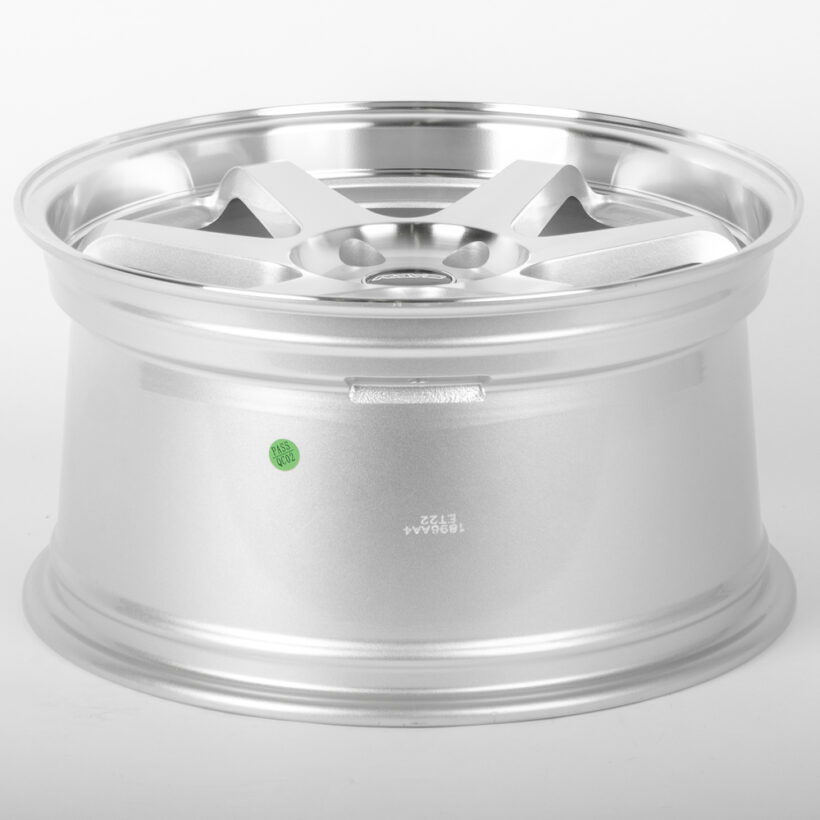 Литые диски 80444 Rays JT101-DS194 18 J9.5 ET22 5x114.3 73,1 серебро - Диски