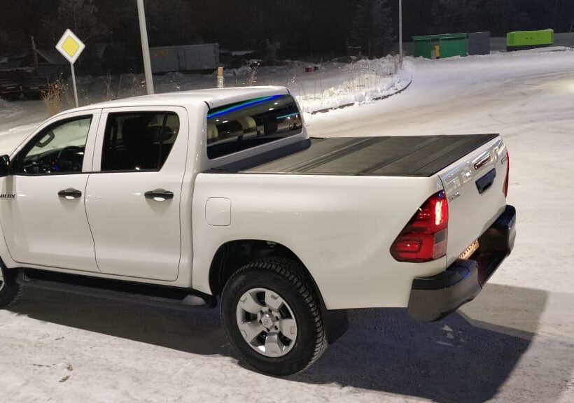 Жесткая четырехсекционная крышка Toyota Hilux VIII Revo (2015+) - Крышки и тенты кузова - TOYOTA - Toyota Hilux