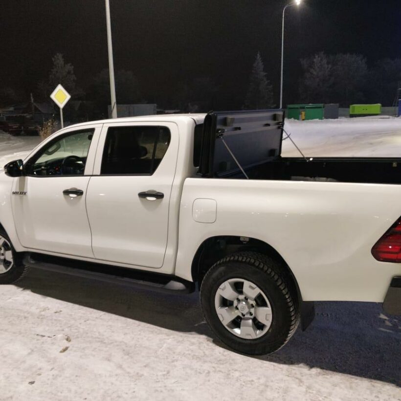 Жесткая четырехсекционная крышка Toyota Hilux VIII Revo (2015+) - Крышки и тенты кузова - TOYOTA - Toyota Hilux