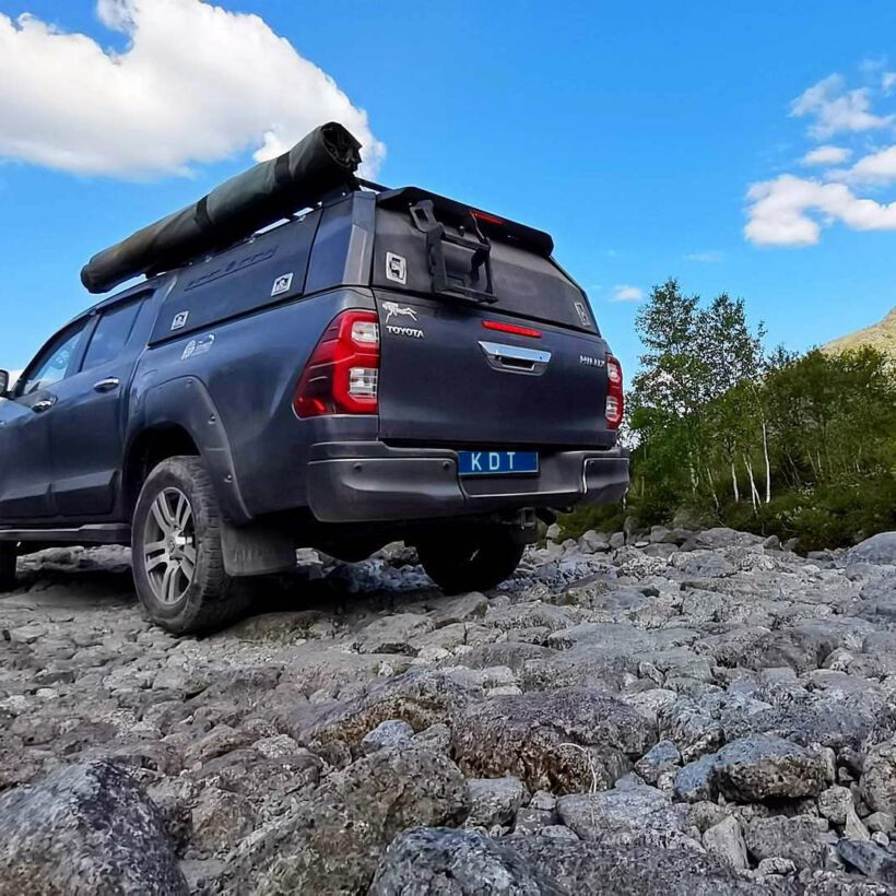 Кунг экспедиционный трехдверный VI поколения - Toyota Hilux с 2015 г. в. - Кунги - TOYOTA - Toyota Hilux