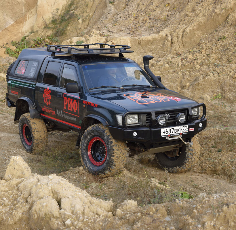 Бампер РИФ силовой передний Toyota Hilux 1983-1997 с доп. фарами и защитной дугой - Силовые бамперы - TOYOTA - Toyota Hilux