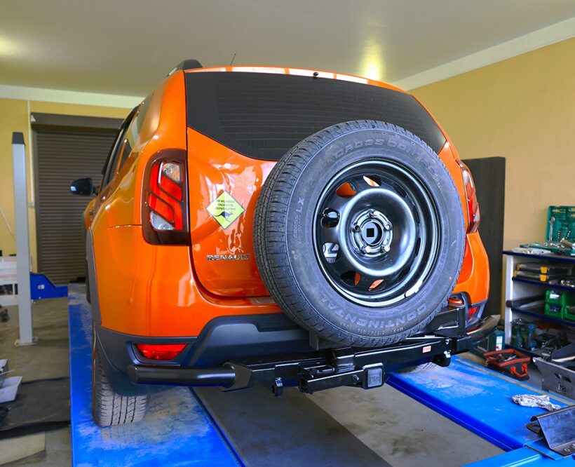 Бампер задний силовой/защита штатного бампера РИФ Renault Duster 2015-2020 c квадратом под фаркоп, калиткой, подсветкой номера - Силовые бамперы - RENAULT - Renault Duster