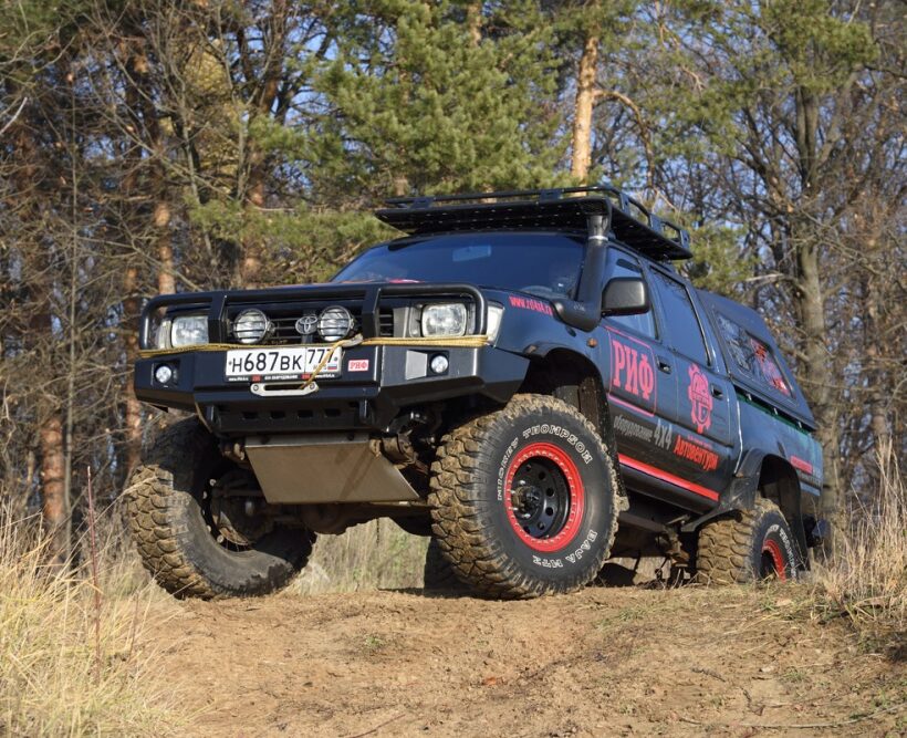 Бампер РИФ силовой передний Toyota Hilux 1983-1997 с доп. фарами и защитной дугой - Силовые бамперы - TOYOTA - Toyota Hilux