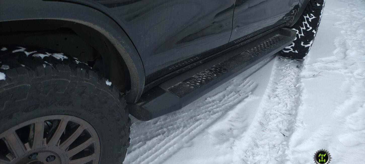 Силовые листовые пороги Toyota Fortuner - Силовые пороги