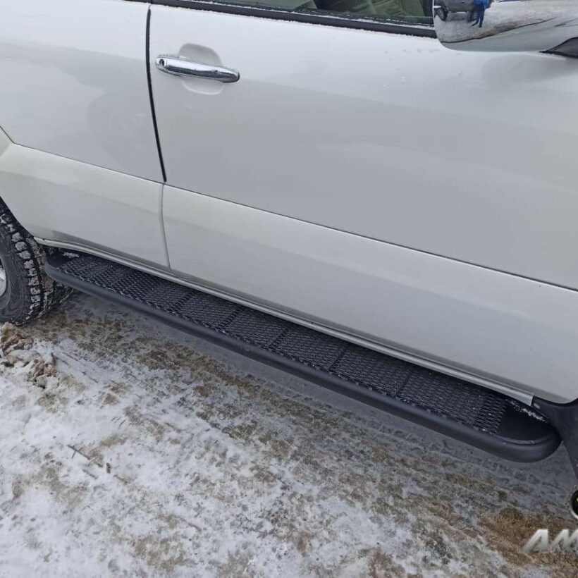 Трубные силовые пороги Toyota Land Cruiser 120 - Силовые пороги