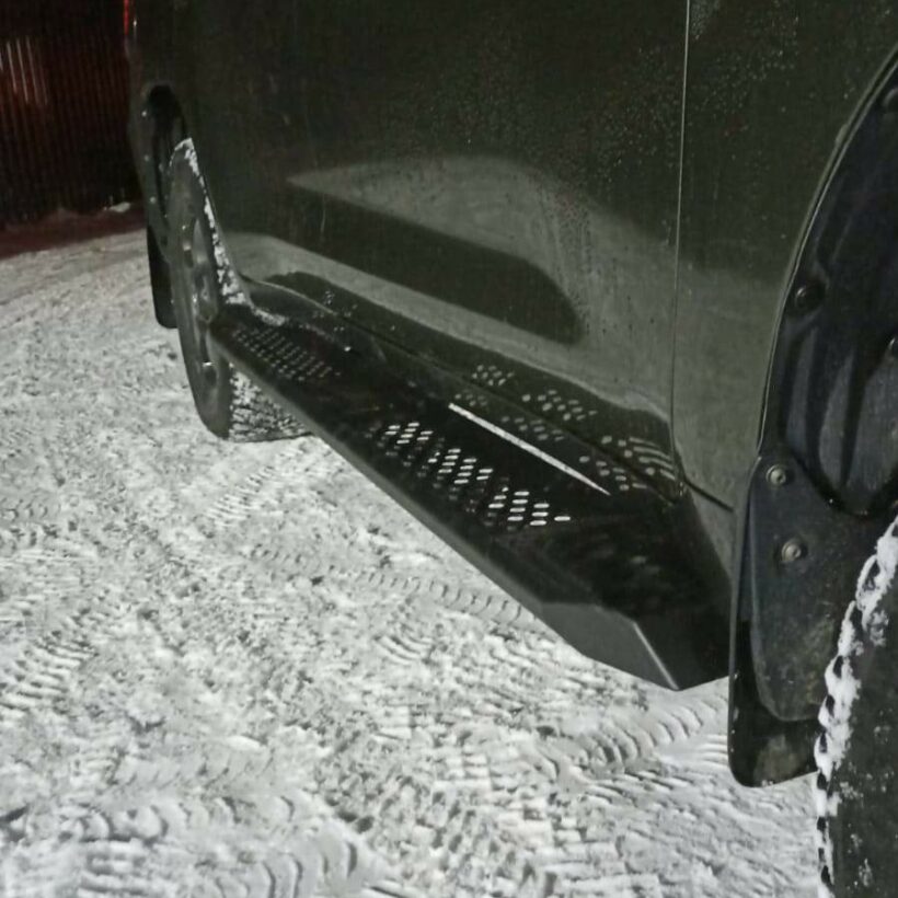 Силовые пороги цельногнутые Toyota Land Cruiser 200 - Силовые пороги
