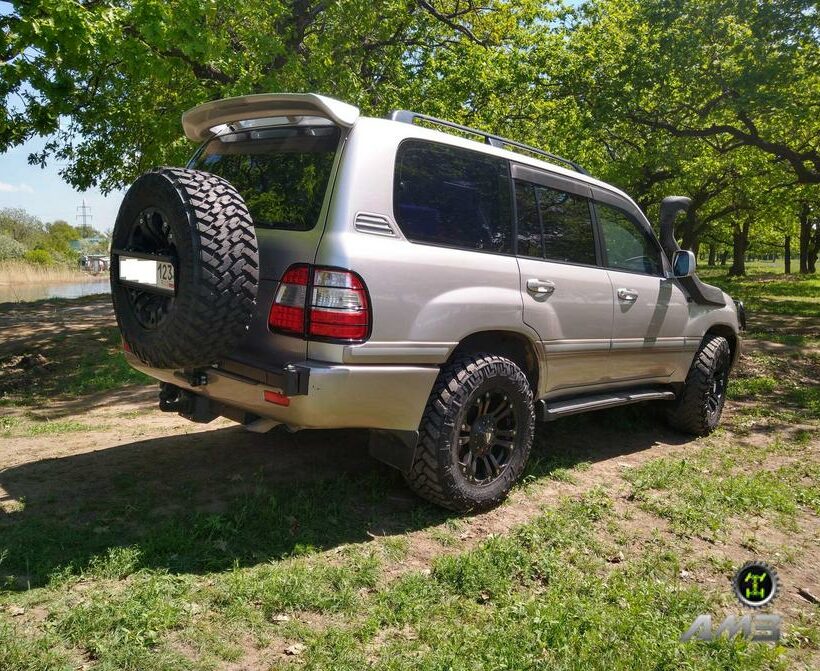 Калитка запасного колеса в штатный бампер Toyota Land Cruiser 100, Lexus LX 470 - Экстерьер - TOYOTA - Toyota Land Cruiser