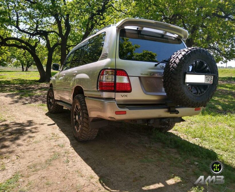 Калитка запасного колеса в штатный бампер Toyota Land Cruiser 100, Lexus LX 470 - Экстерьер - TOYOTA - Toyota Land Cruiser