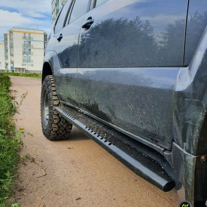 Листовые силовые пороги Toyota Land Cruiser 120 - Силовые пороги