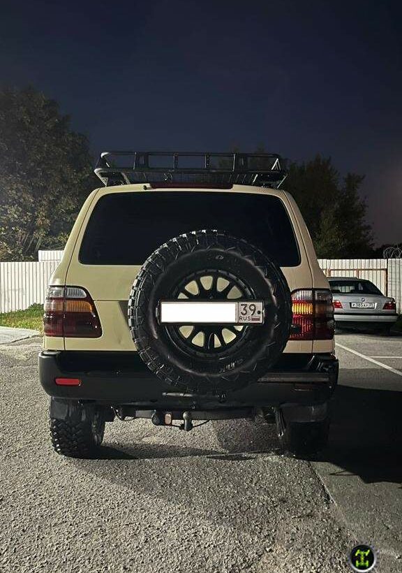 Калитка запасного колеса в штатный бампер Toyota Land Cruiser 100, Lexus LX 470 - Экстерьер - TOYOTA - Toyota Land Cruiser
