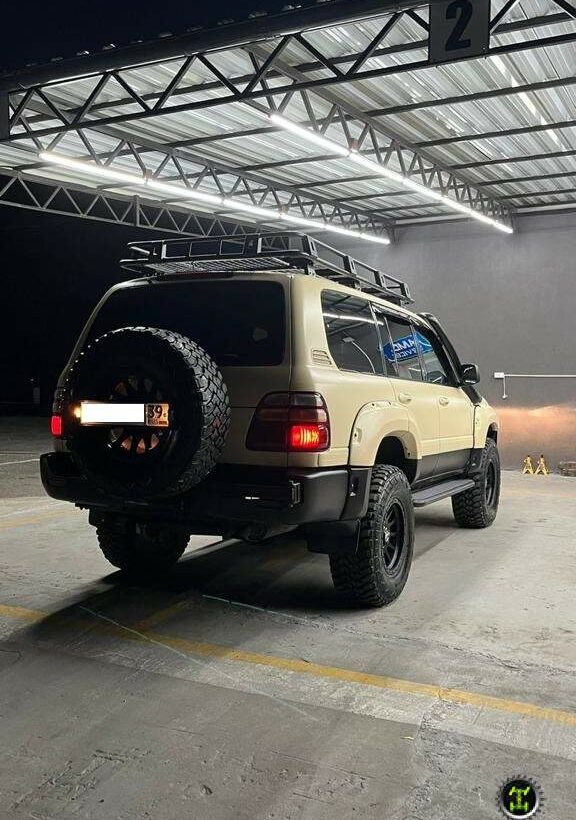 Калитка запасного колеса в штатный бампер Toyota Land Cruiser 100, Lexus LX 470 - Экстерьер - TOYOTA - Toyota Land Cruiser