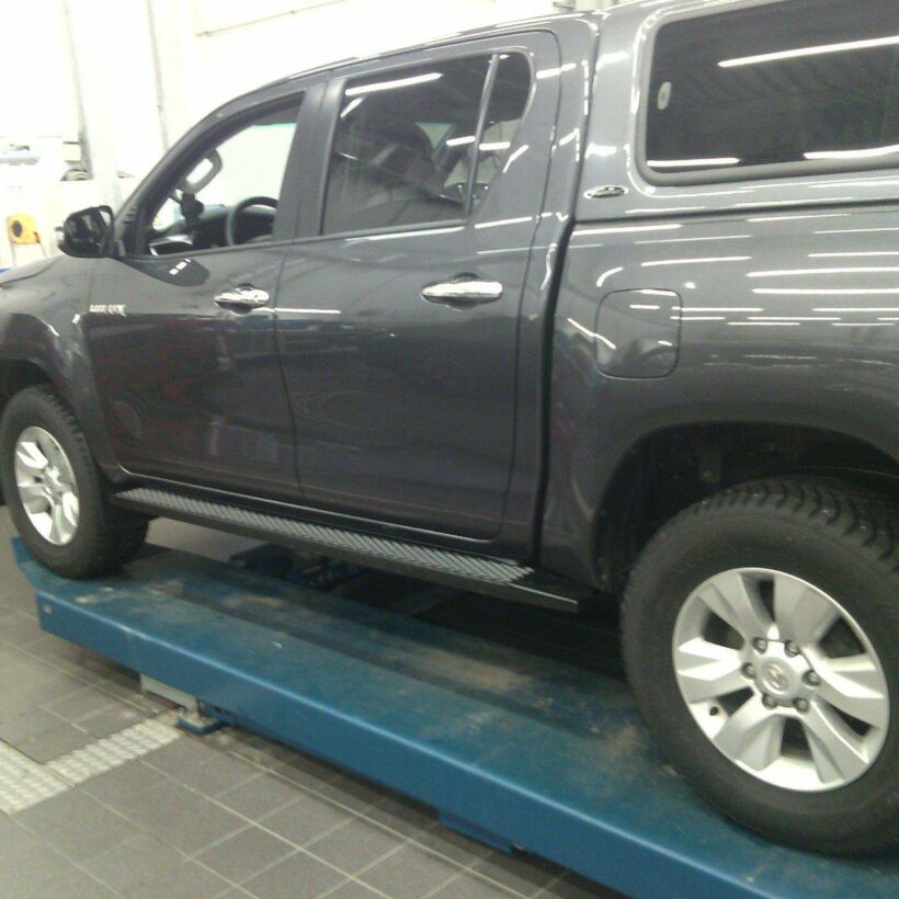 Силовые пороги Toyota Hilux Revo (2015-2020) - Силовые пороги