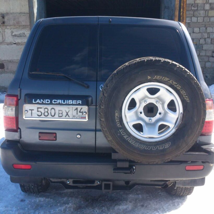Калитка запасного колеса в штатный бампер Toyota Land Cruiser 105 - Экстерьер - TOYOTA - Toyota Land Cruiser