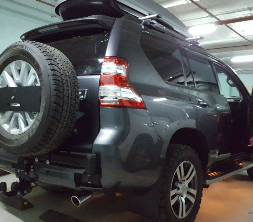 Калитка запасного колеса в штатный бампер Toyota Land Cruiser 150 - Экстерьер - TOYOTA - Toyota Land Cruiser