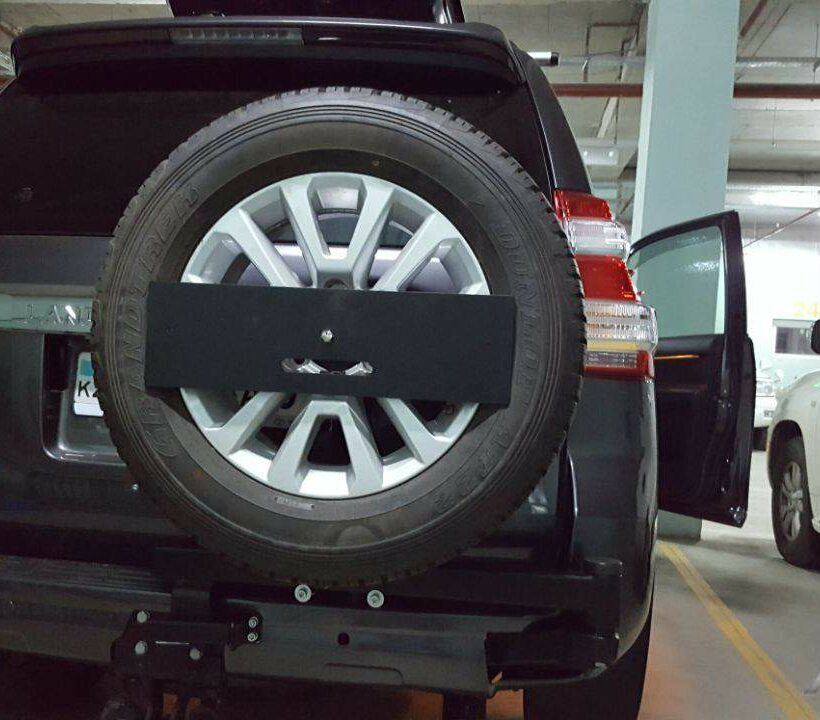 Калитка запасного колеса в штатный бампер Toyota Land Cruiser 150 - Экстерьер - TOYOTA - Toyota Land Cruiser