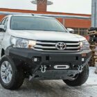 СИЛОВОЙ БАМПЕР ПЕРЕДНИЙ RIVAL АЛЮМИНИЕВЫЙ TOYOTA HILUX REVO (2015+) (БЕЗ ПТФ). Комплектация 1 - Силовые бамперы - TOYOTA - Toyota Hilux