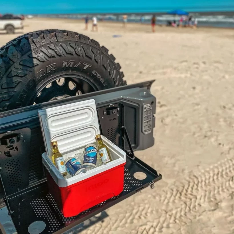 СТОЛИК НА ЗАДНЮЮ ДВЕРЬ ДЛЯ JEEP WRANGLER JL - Интерьер - JEEP - Jeep Wrangler