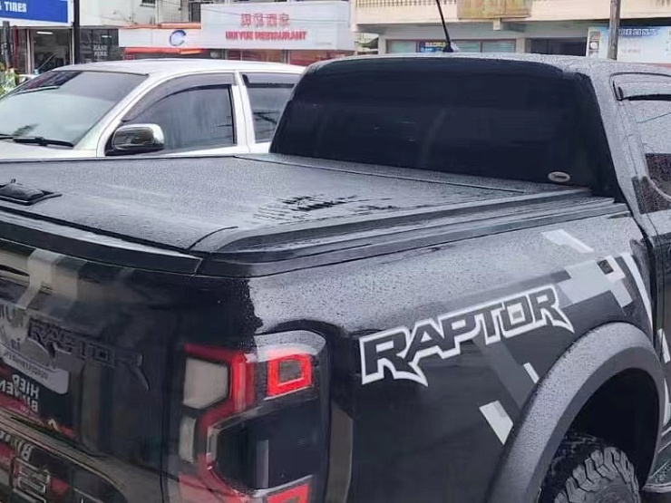 Крышка жесткая ROLL-B DELUXAUTO роллета выдвижная VOLKSWAGEN AMAROK - Крышки и тенты кузова - SOLLERS - Sollers ST6