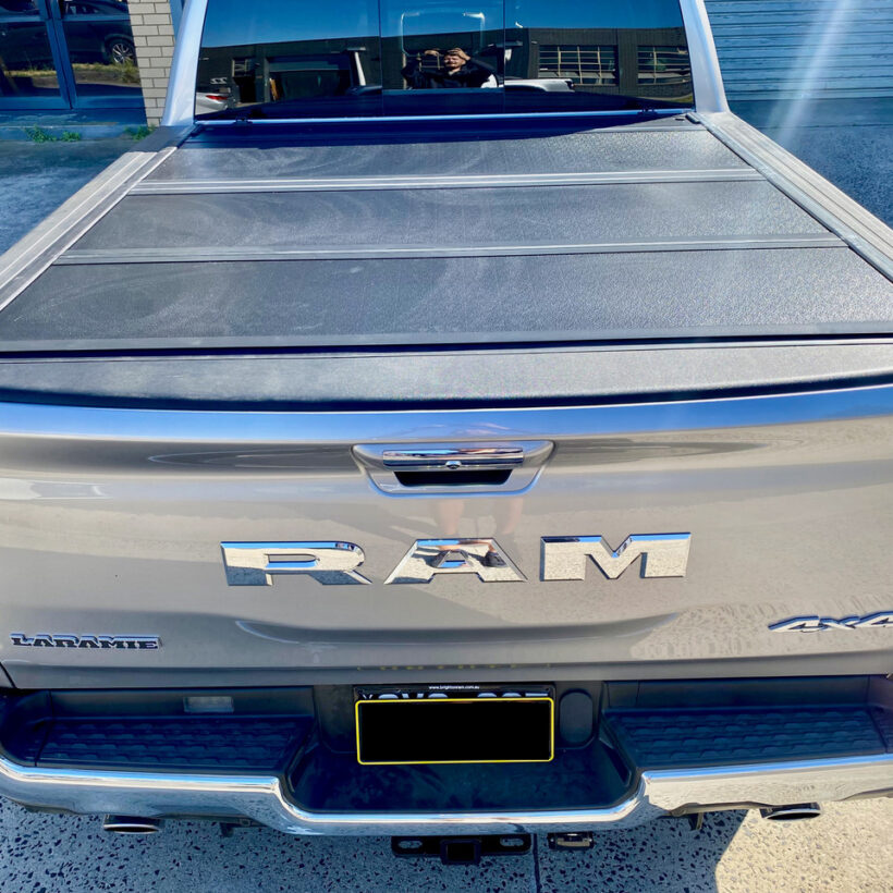 Крышка жесткая SK DELUXAUTO 4х секционная складная RAM 1500 CLASSIC - Крышки и тенты кузова - DODGE - Dodge Ram