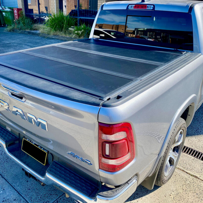 Крышка жесткая SK DELUXAUTO 4х секционная складная RAM 1500 CLASSIC - Крышки и тенты кузова - DODGE - Dodge Ram