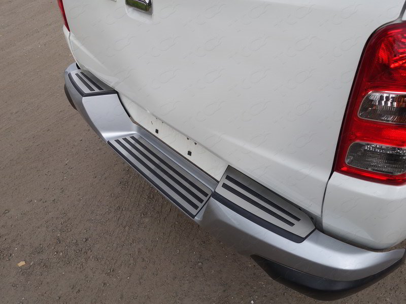 Накладки на задний бампер (лист шлифованный) 3 шт. для MITSUBISHI L200 2015-2018 - Экстерьер - MITSUBISHI - Mitsubishi L200