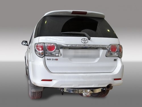 Toyota Fortuner 11 Фаркоп (ТСУ) с нерж. накладкой - Фаркопы - TOYOTA - Toyota Fortuner