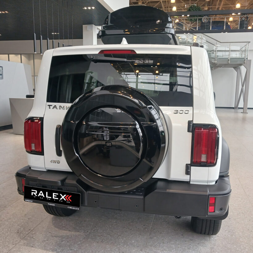 Чехол запаски пластиковый черный глянец RALEX Tank 300 - Экстерьер - TANK - TANK 300