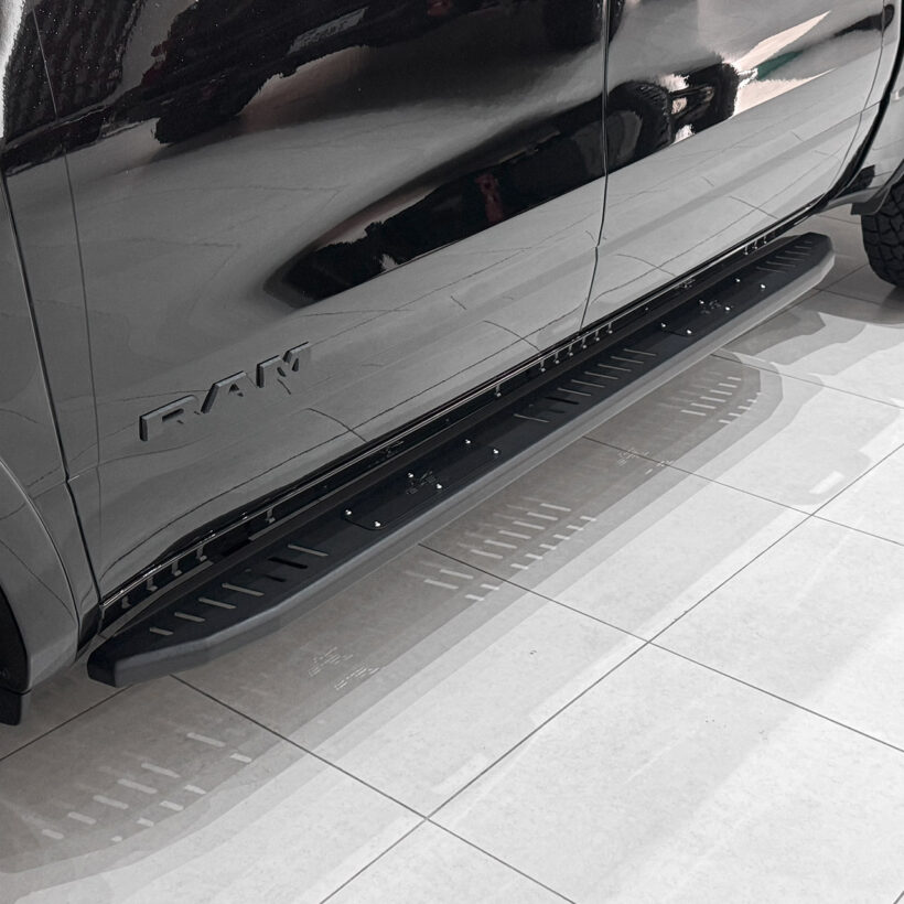 Пороги BMS Travel для Додж Рам 1500 TRX Crew Cab 2018-2025 (2шт.) - Силовые пороги